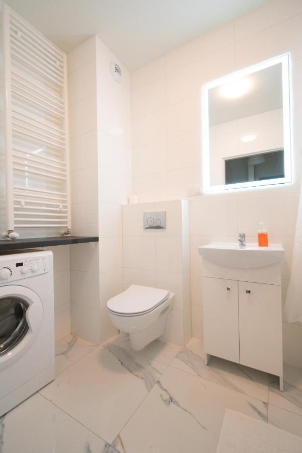 Apartament Alpha ウッチ エクステリア 写真