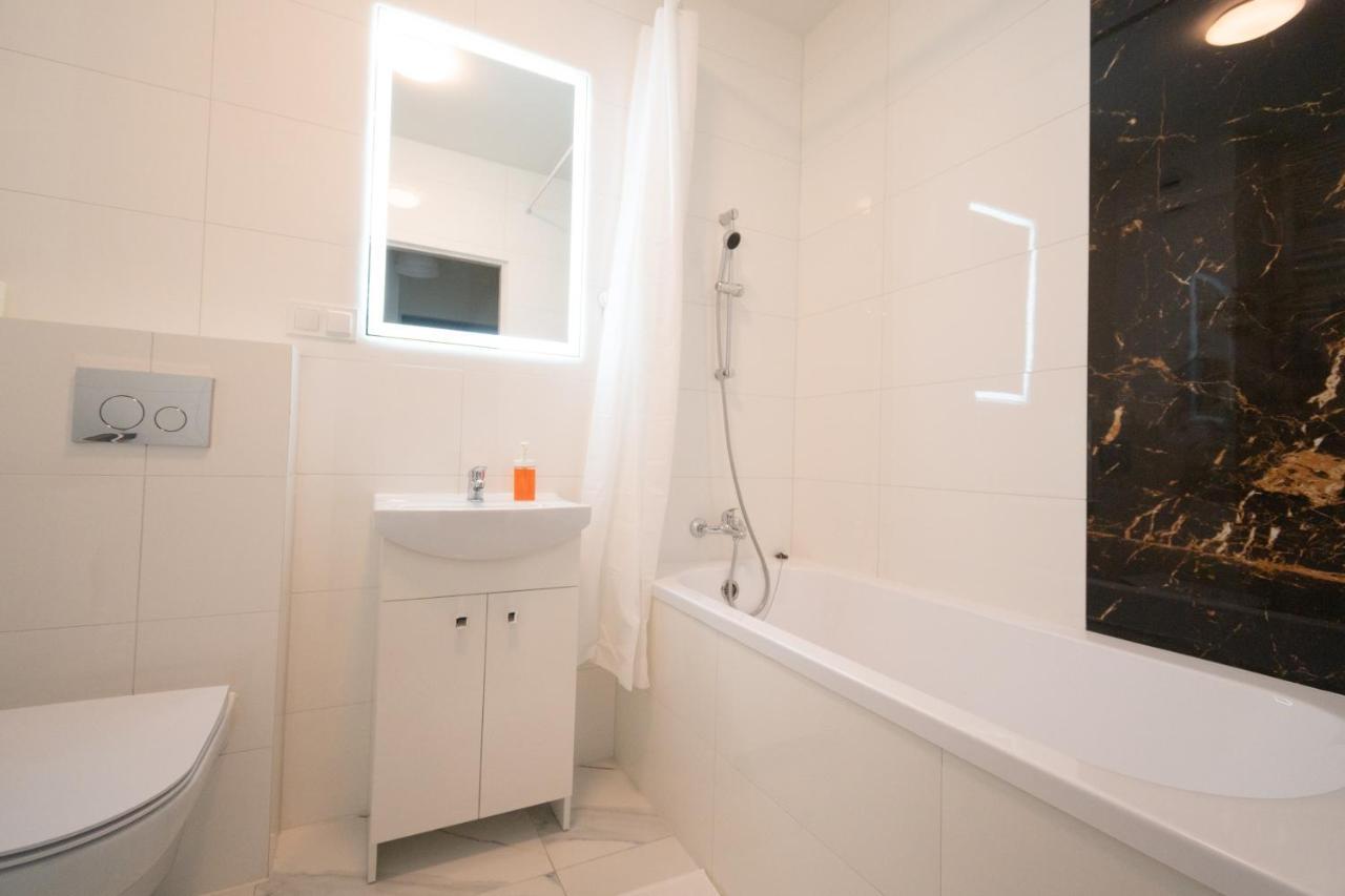 Apartament Alpha ウッチ エクステリア 写真